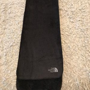 Black North Face scarf